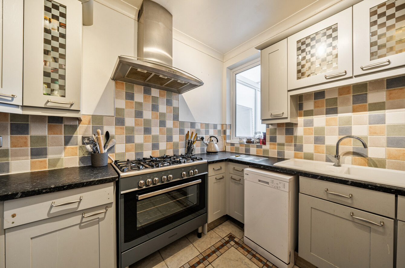 Tennyson Road, Portsmouth, Hampshire, PO2 Tennyson Road, Portsmouth, Hampshire, PO2 - Charters