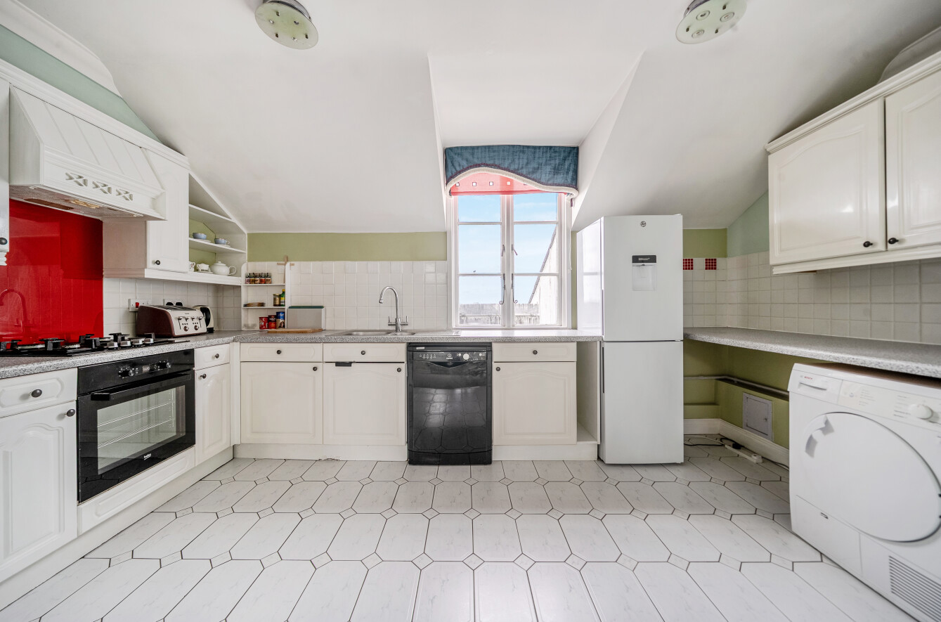 Royal Gate, Southsea, Hampshire, PO4 - Charters