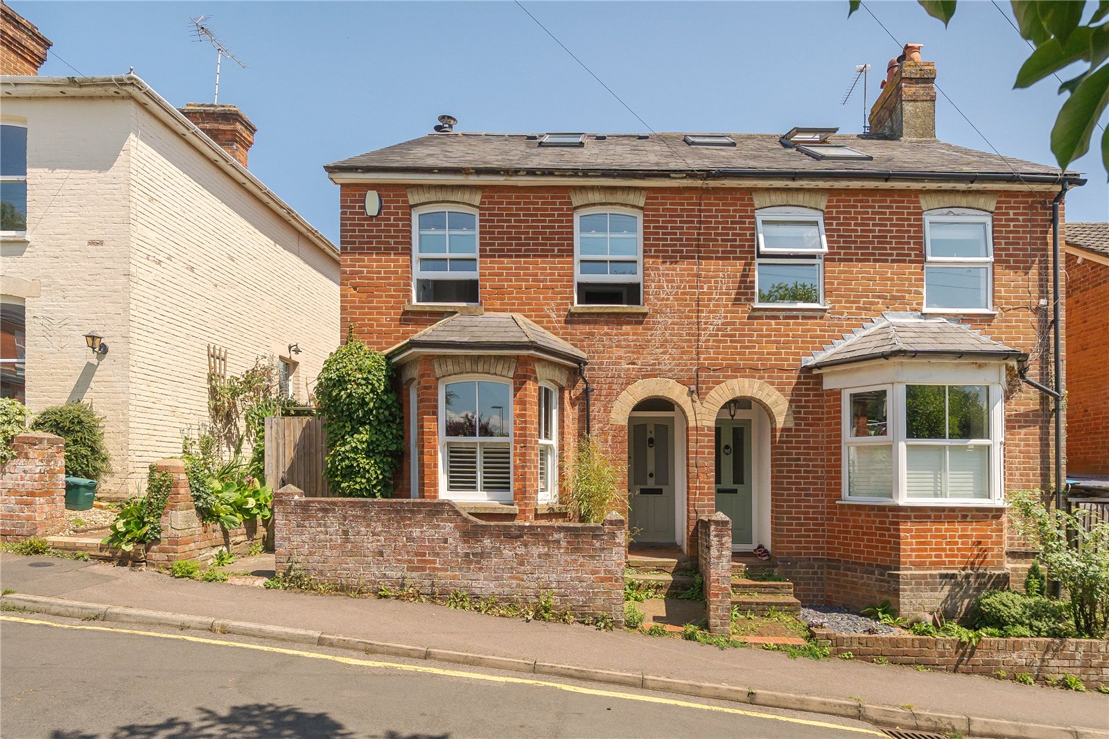 Upper South View, Farnham, Surrey, GU9