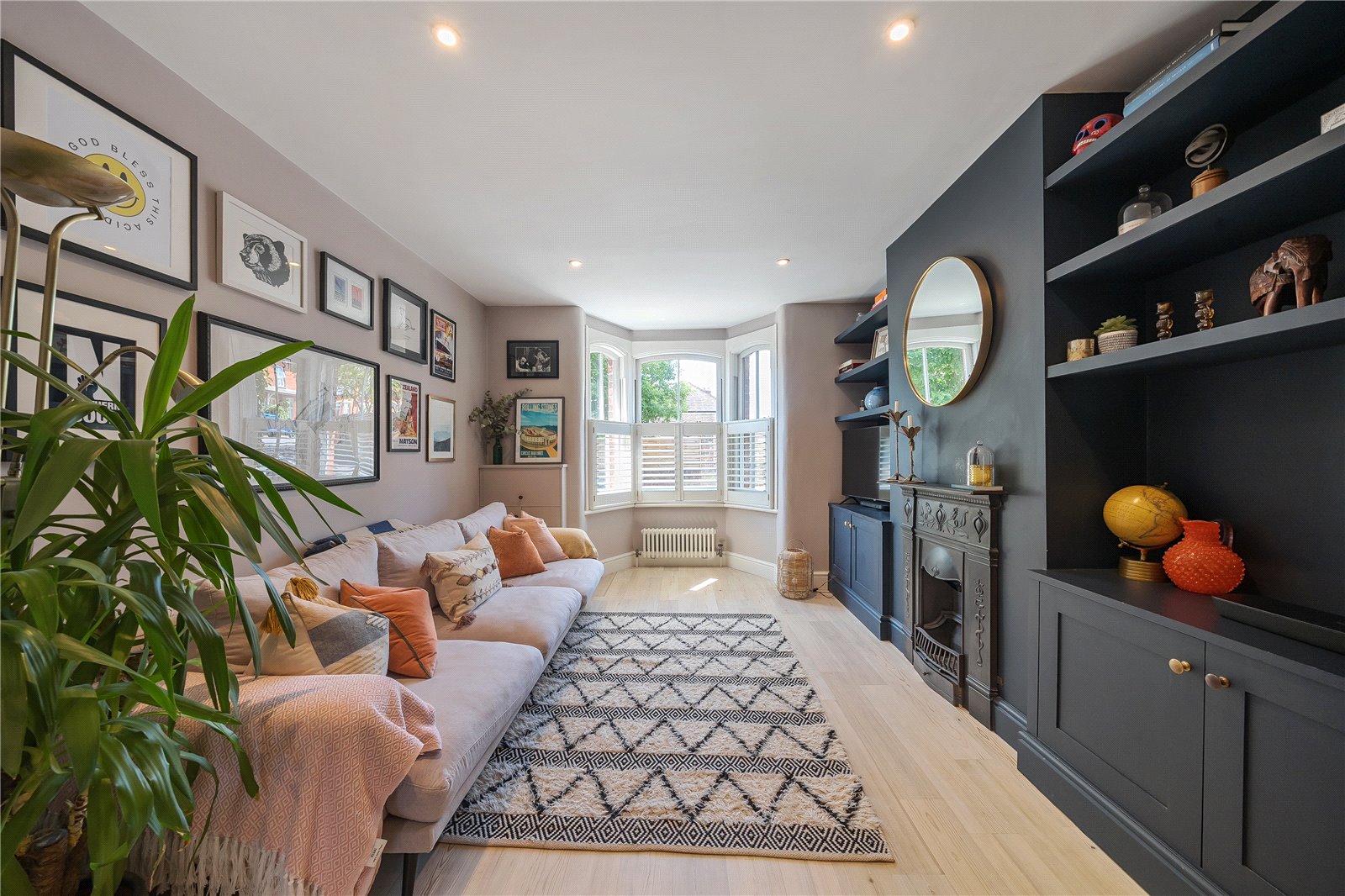 Upper South View, Farnham, Surrey, GU9