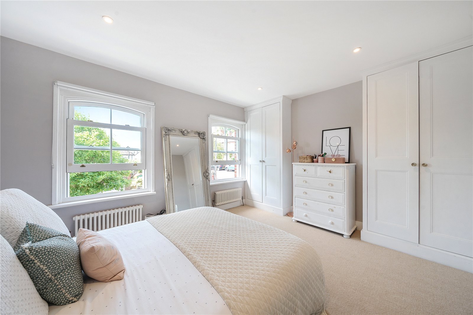 Upper South View, Farnham, Surrey, GU9