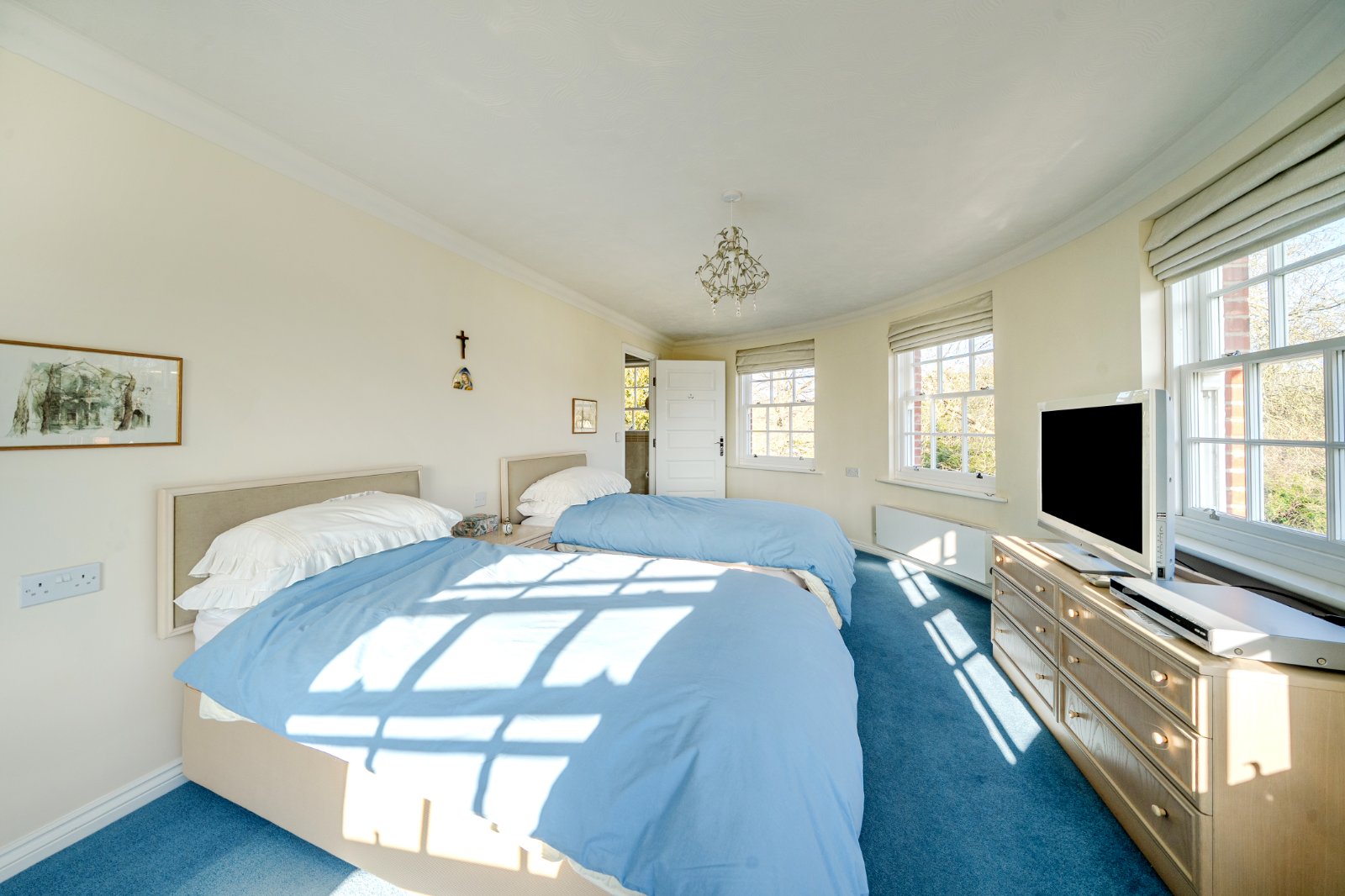 Longbridge, Farnham, Surrey, GU9