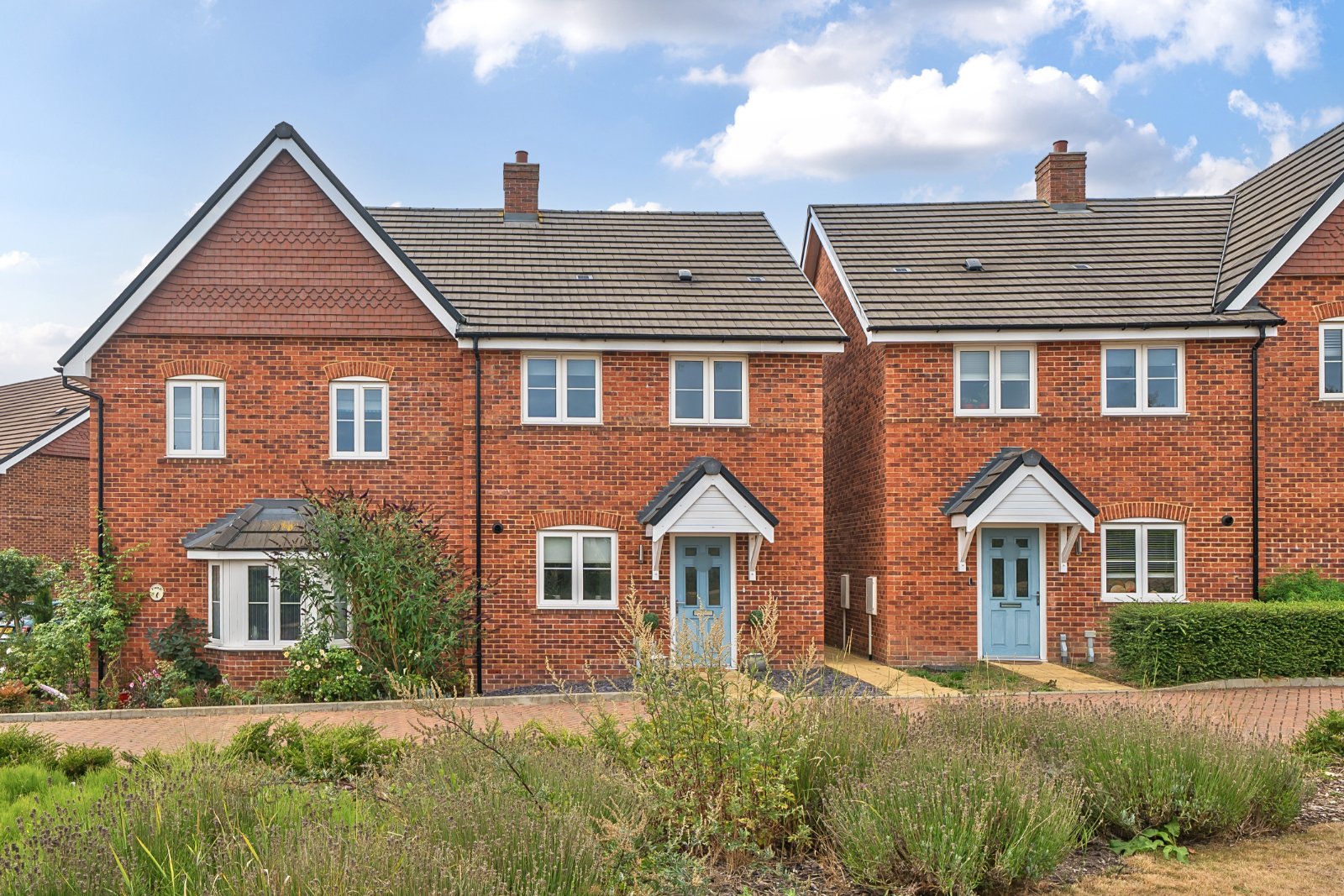 Hops Drive, Badshot Lea, Farnham, Surrey, GU9 - Charters