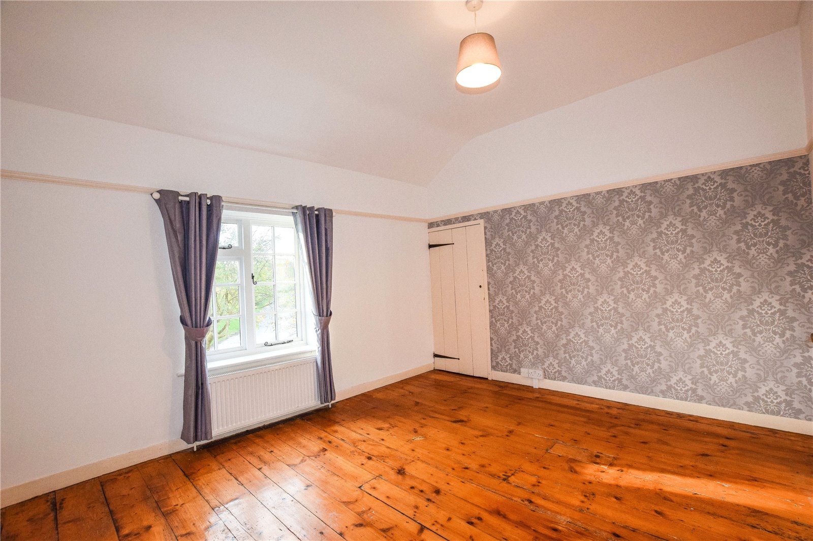 Isington Road, Isington, Alton, Hampshire, GU34 - Charters