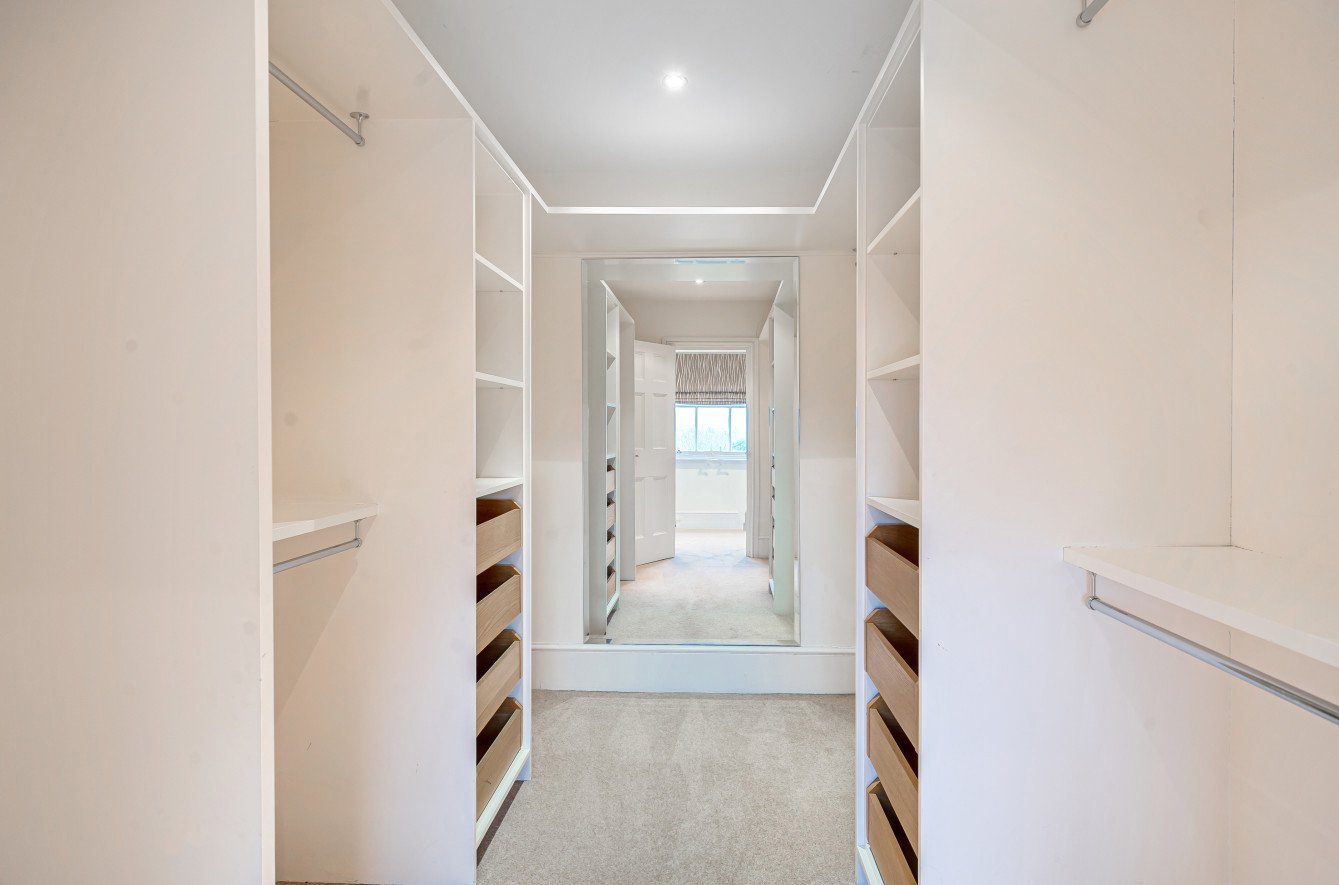 Moor Park House Way, Farnham, Surrey, GU10