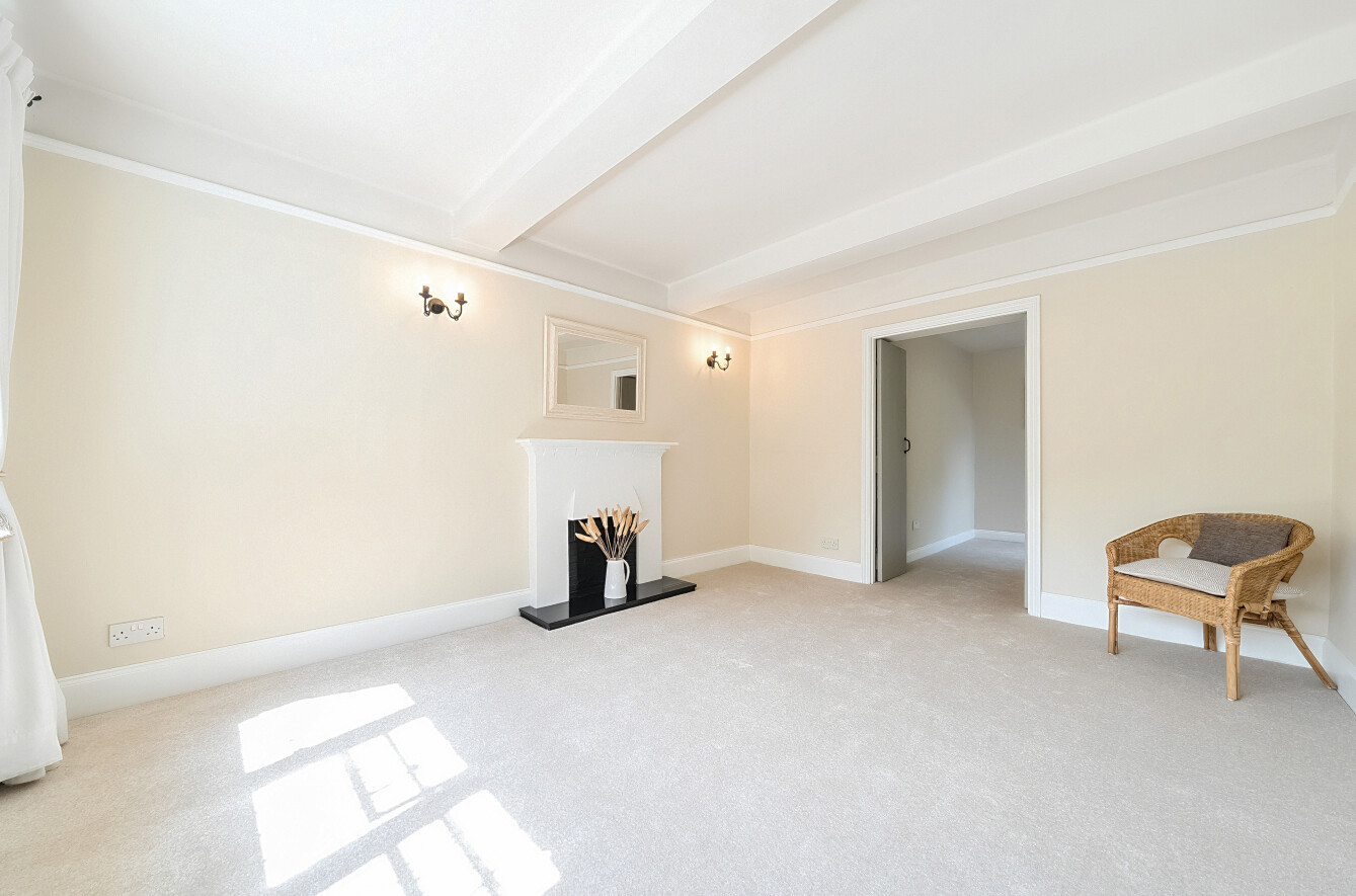 Waverley Lane, Farnham, Surrey, GU9 - Charters