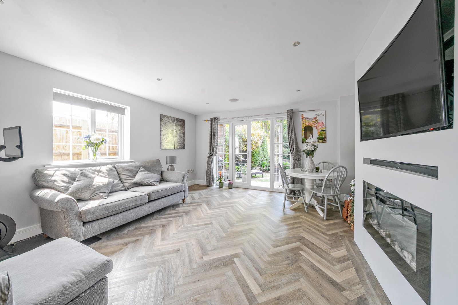 Ridgway Road, Farnham, Surrey, GU9 - Charters