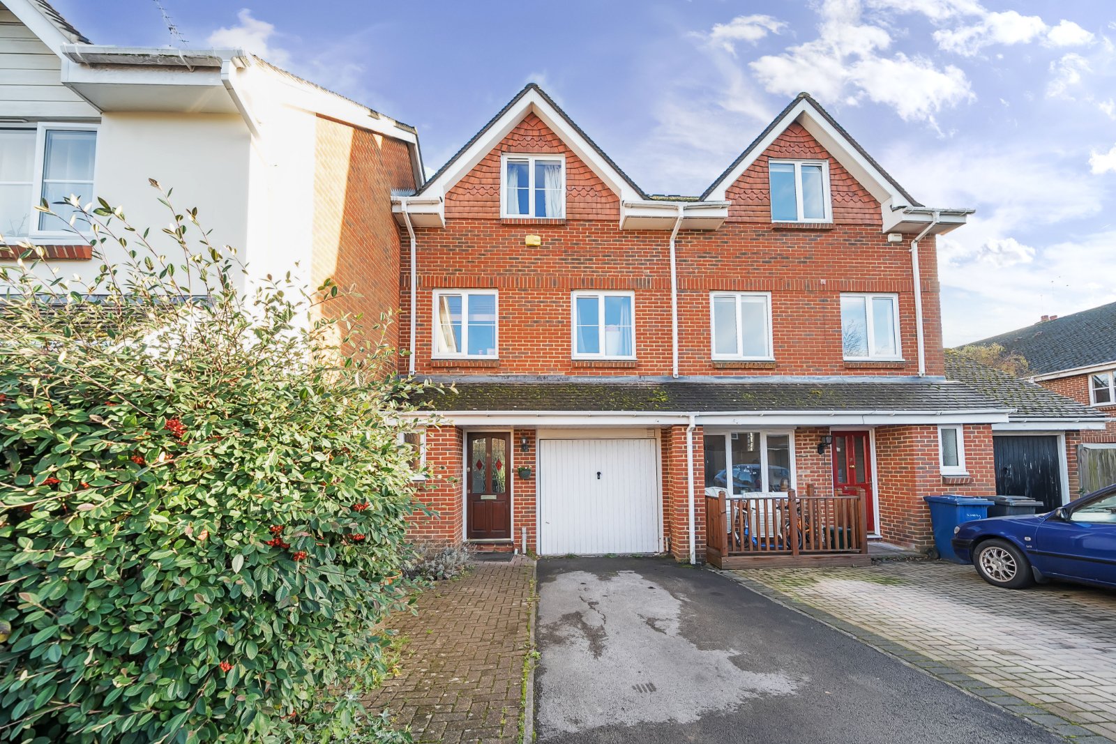Crosby Way, Farnham, Surrey, GU9 - Charters