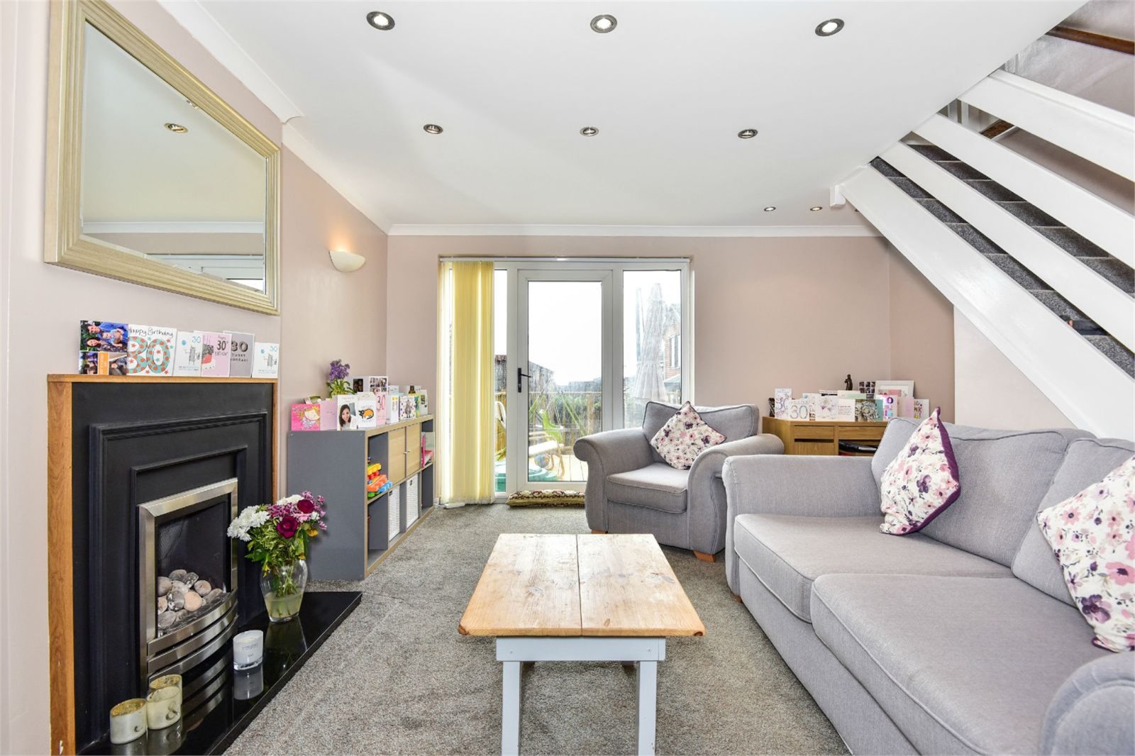 Folly Lane North, Farnham, Surrey, GU9 - Charters