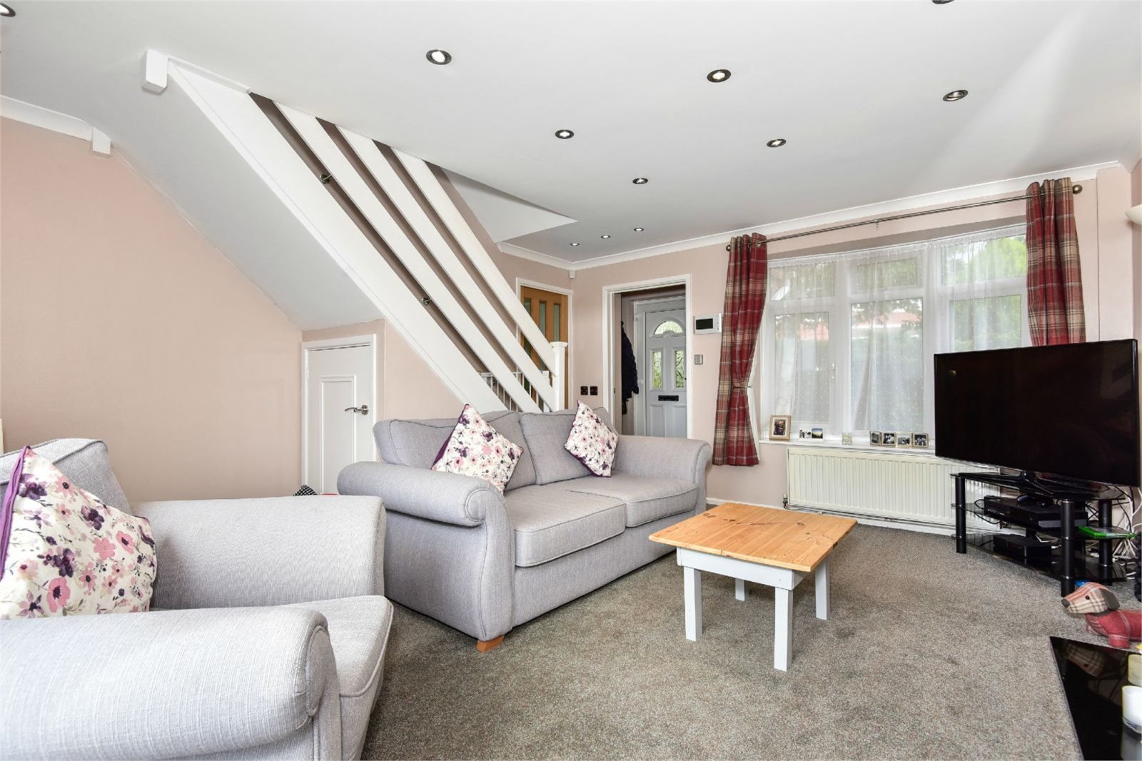 Folly Lane North, Farnham, Surrey, GU9 - Charters