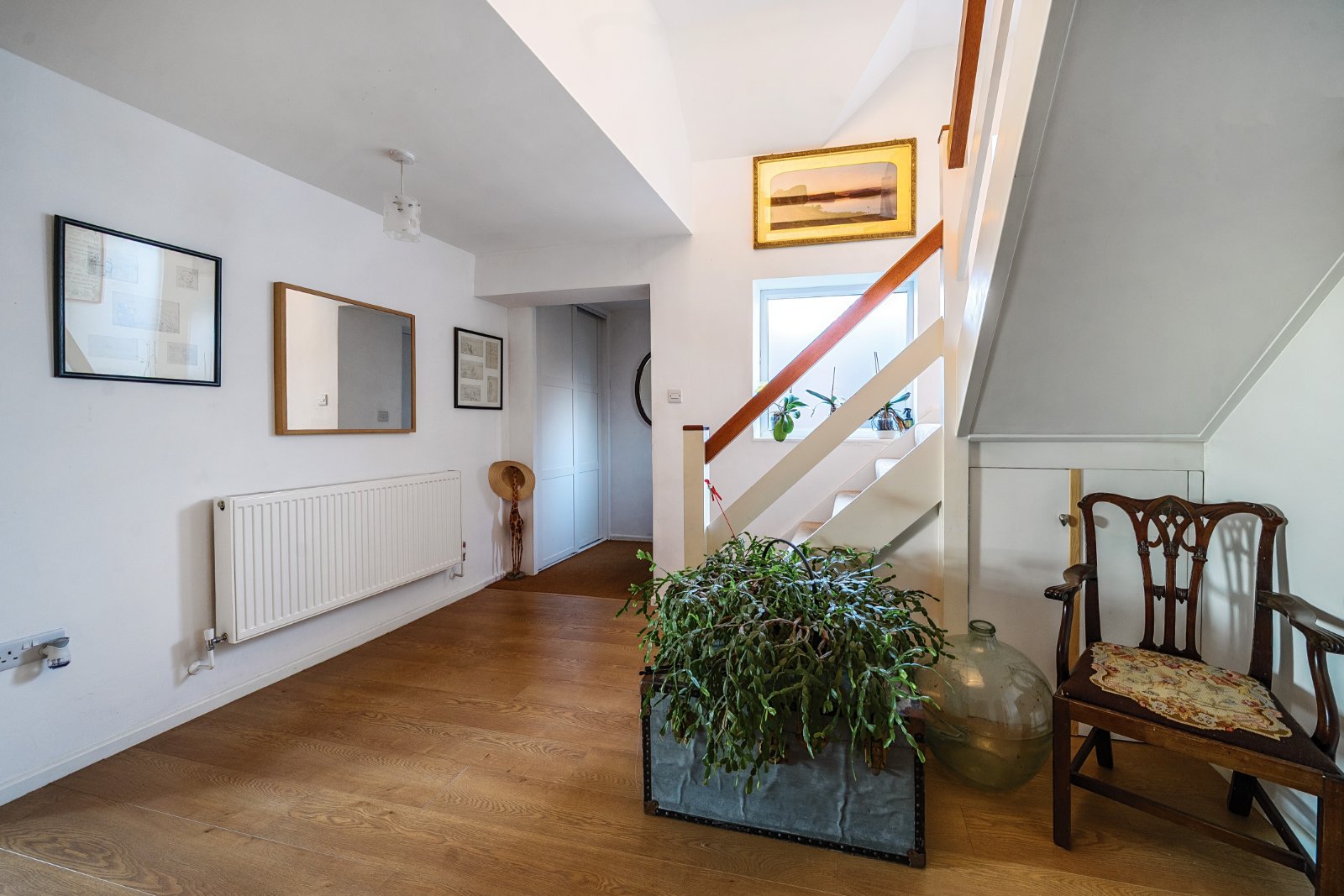 Hillary Road, Farnham, Surrey, GU9