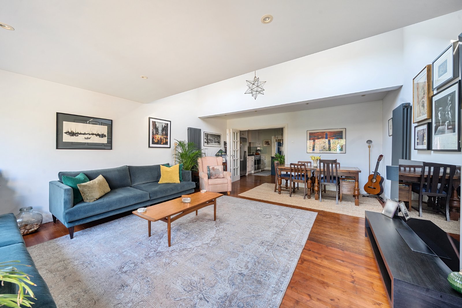 North Avenue, Farnham, Surrey, GU9