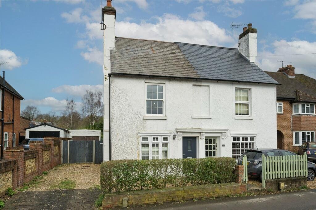 Hale Road, Farnham, Surrey, GU9 - Charters