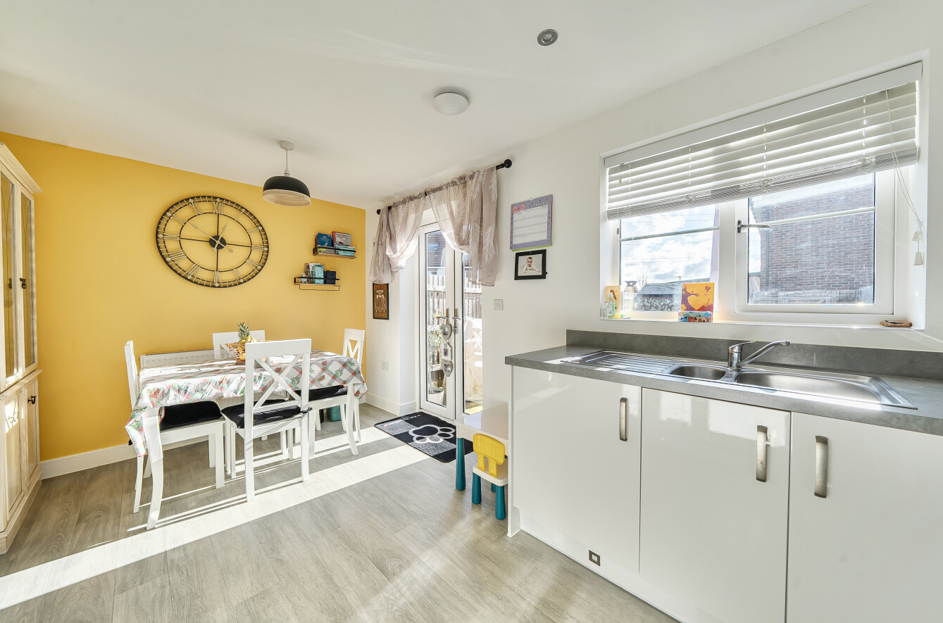 Bartlett Avenue, Badshot Lea, Farnham, Surrey, GU9