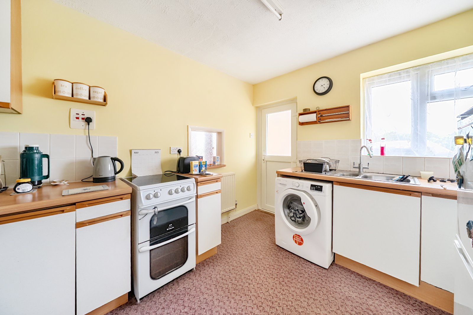 Grove End Road, Farnham, Surrey, GU9 - Charters