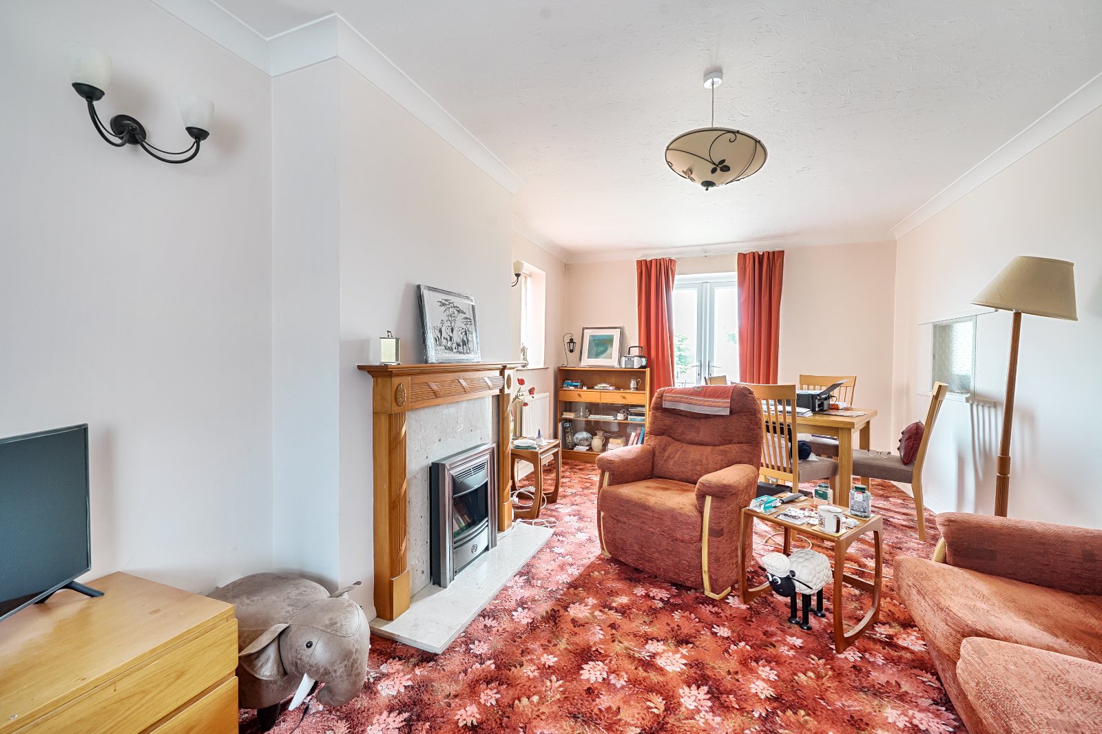 Grove End Road, Farnham, Surrey, GU9 - Charters