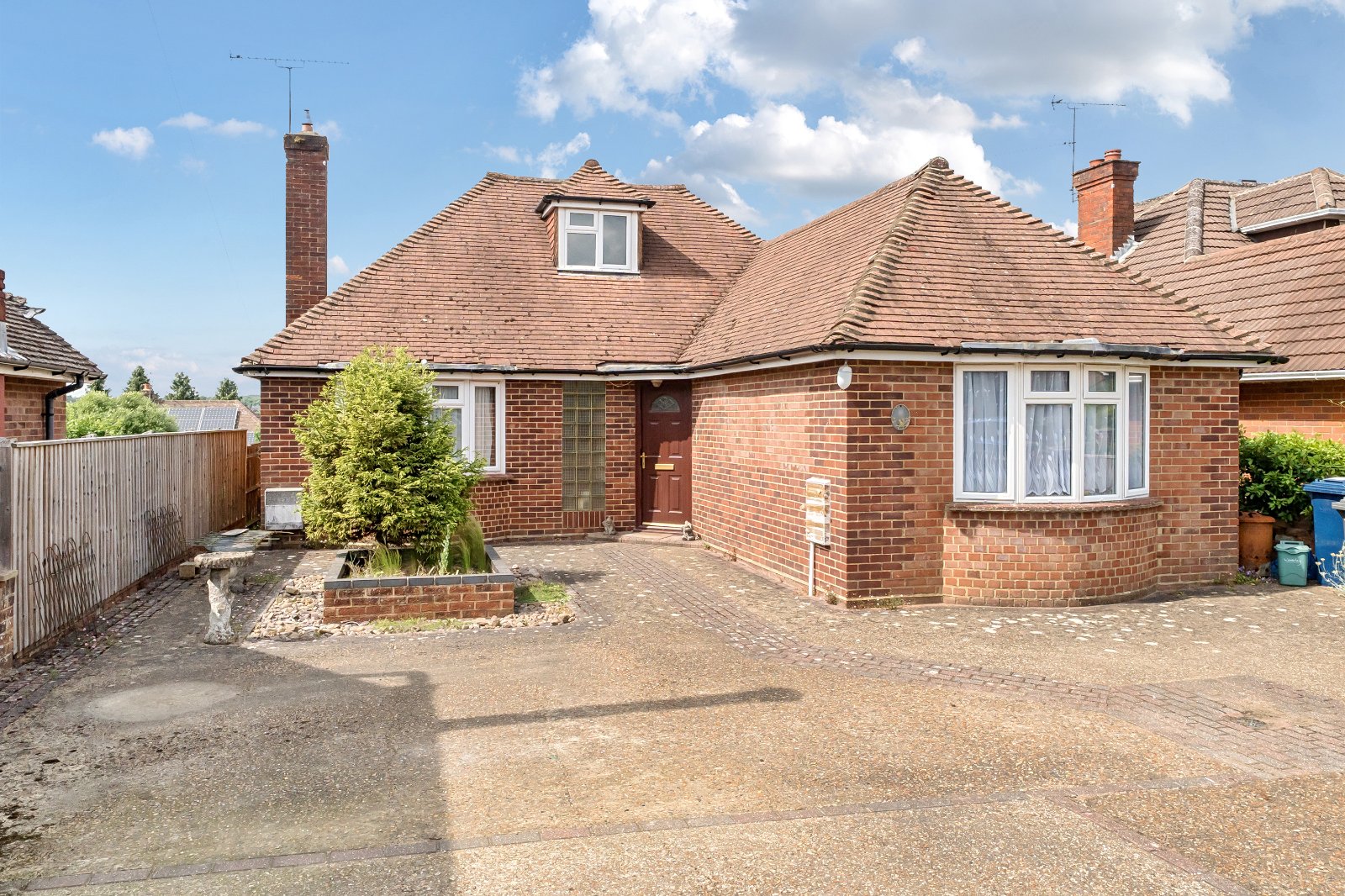 Grove End Road, Farnham, Surrey, GU9
