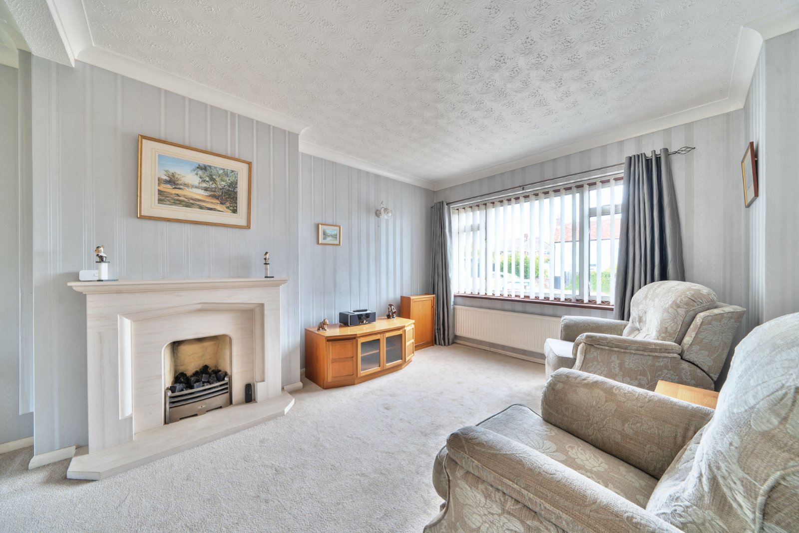 Upper Weybourne Lane, Farnham, Surrey, GU9 - Charters