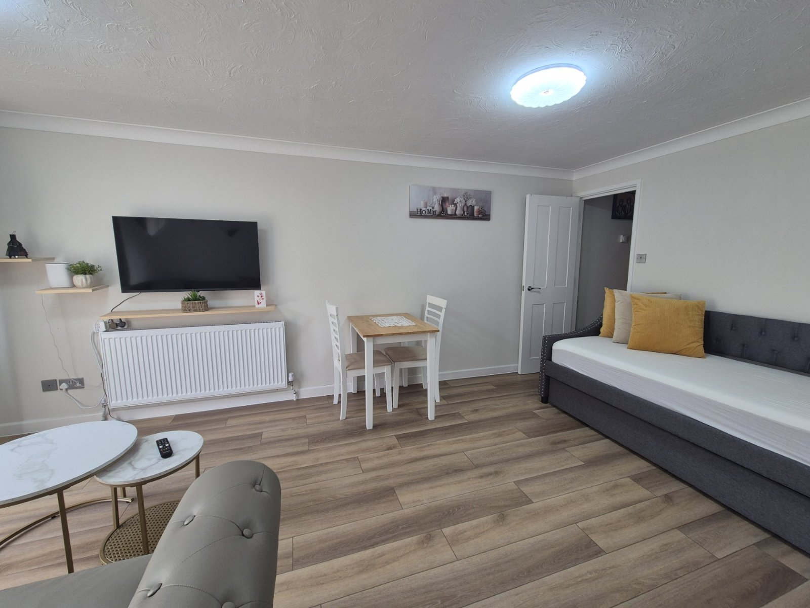 Weydon Lane, Farnham, Surrey, GU9