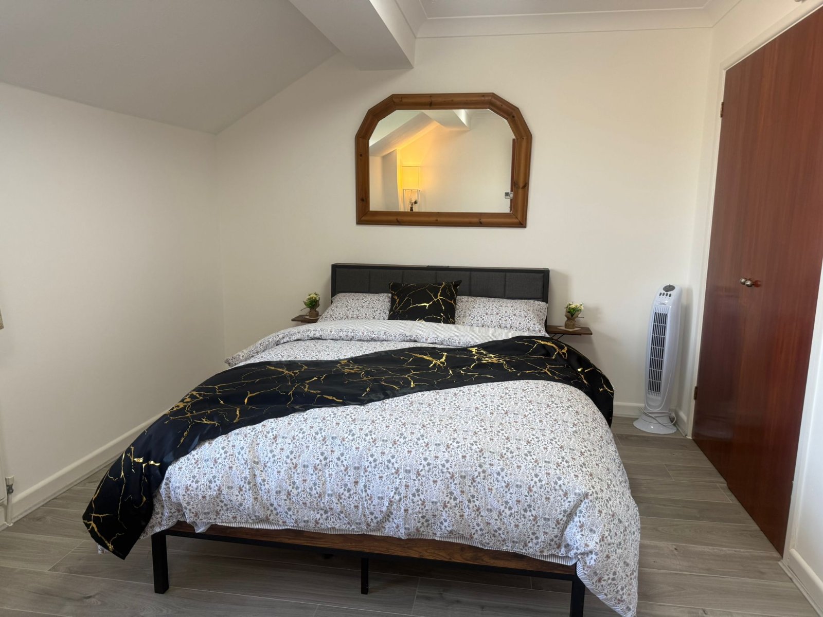 Weydon Lane, Farnham, Surrey, GU9