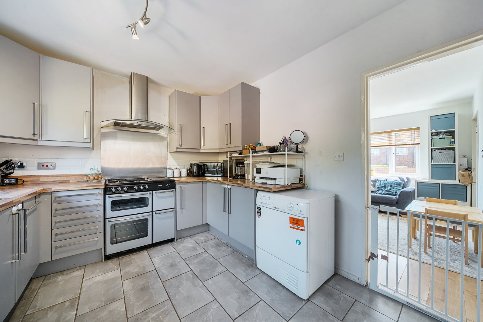 Bricksbury Hill, Farnham, Surrey, GU9 - Charters