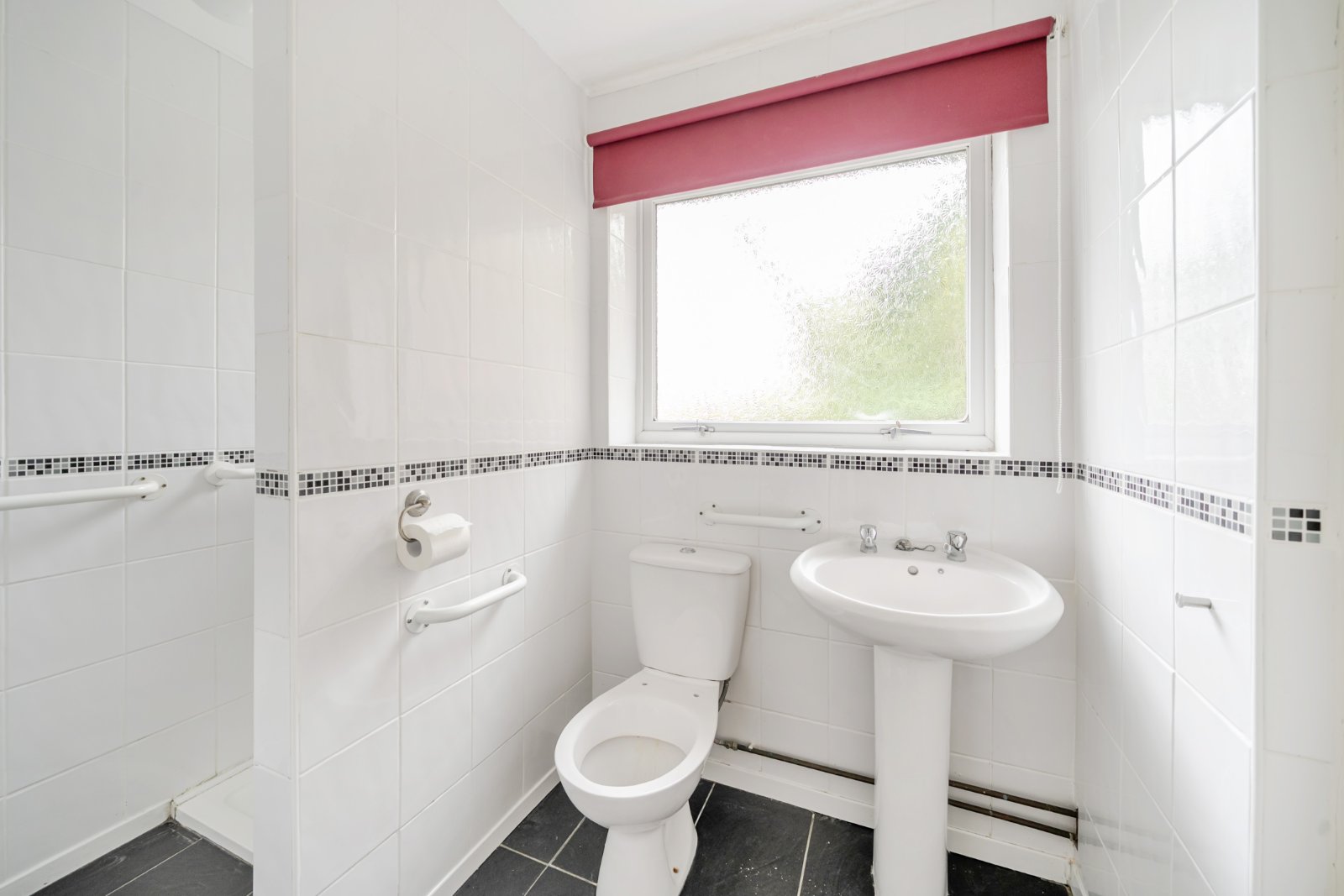 Farnham Park Close, Farnham, Surrey, GU9 - Charters