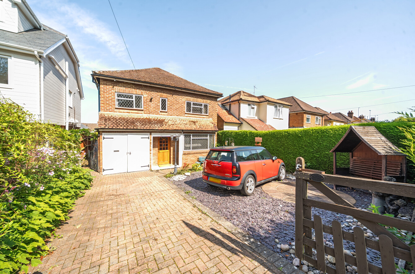 Greenfield Road, Farnham, Surrey, GU9