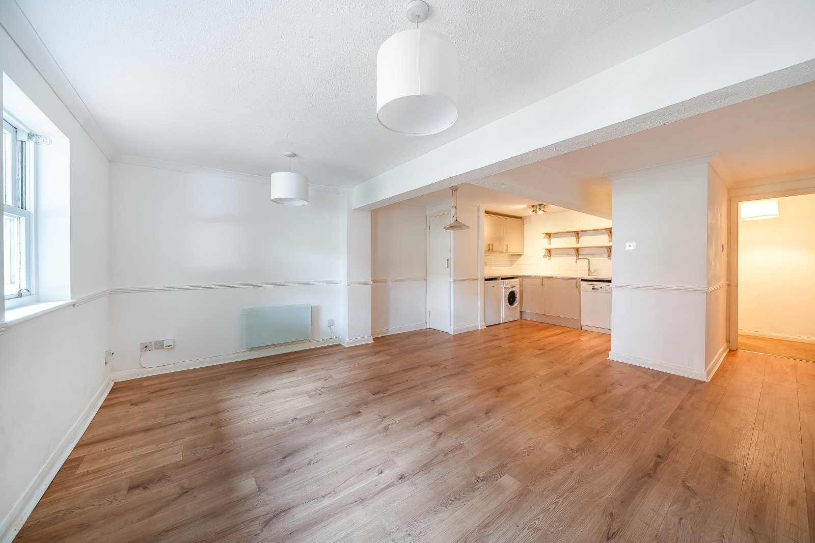 Crondall Lane, Farnham, Surrey, GU9