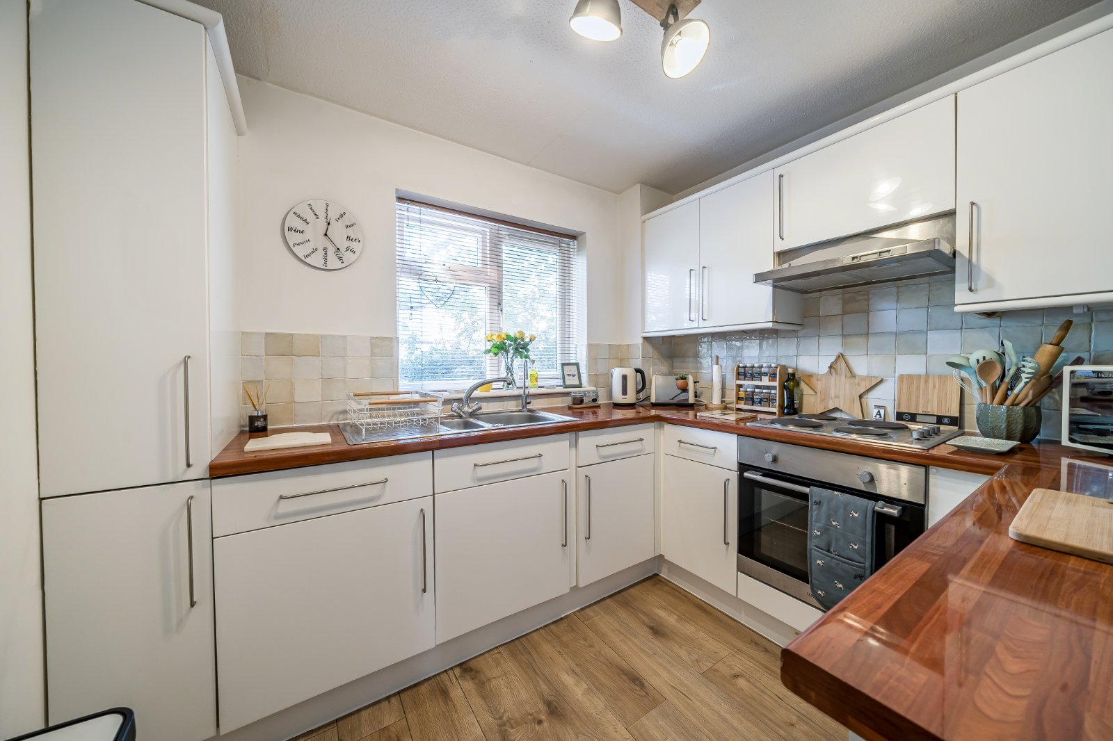 Brook House, Fairview Gardens, Farnham, Surrey, GU9