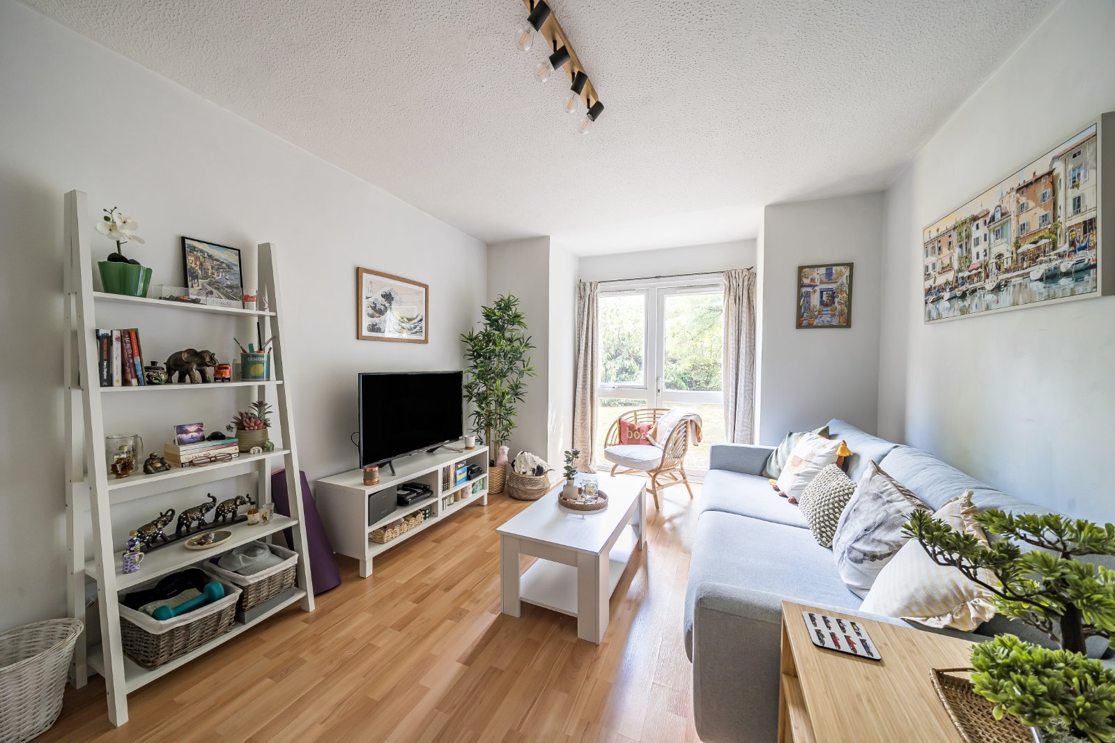 Brook House, Fairview Gardens, Farnham, Surrey, GU9