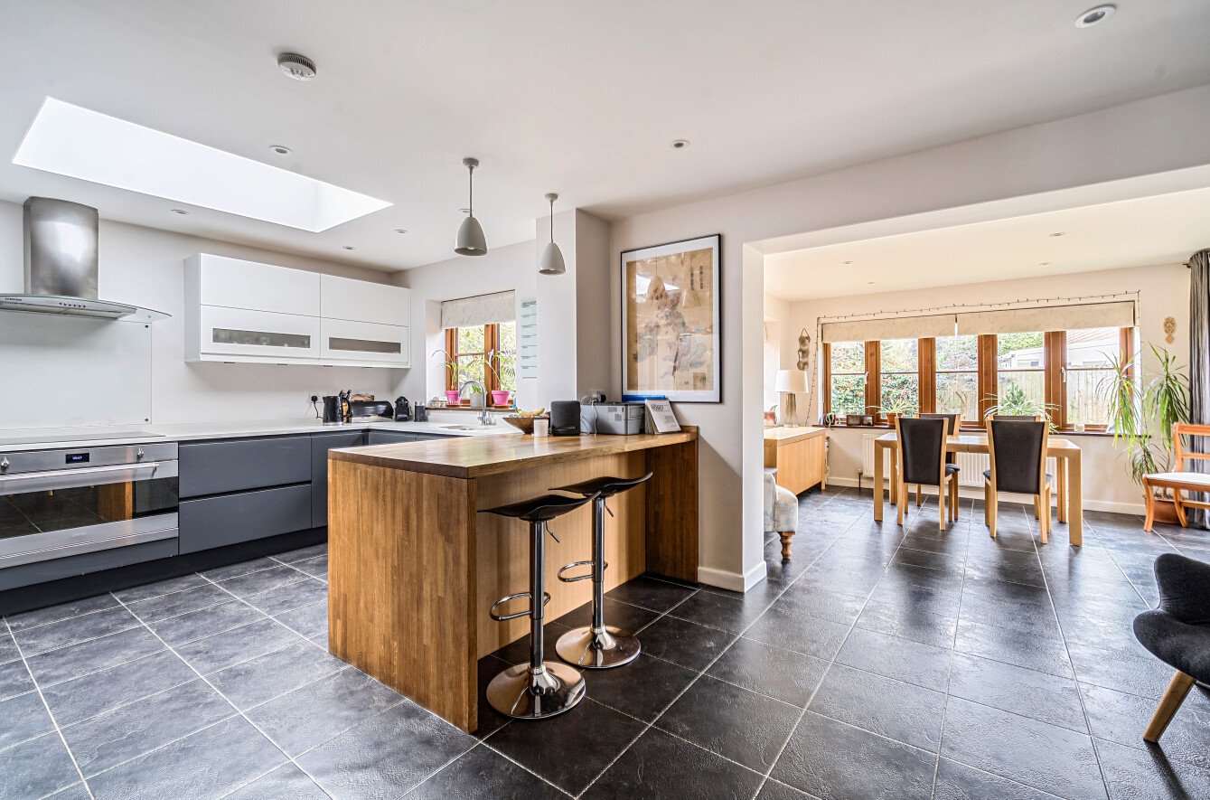 Broadlands Close, Bentley, Farnham, Hampshire, GU10 - Charters