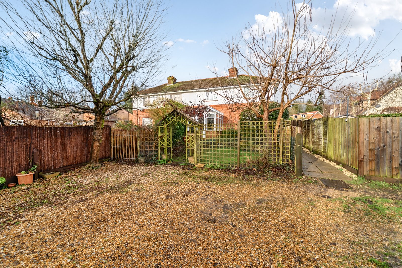 Crondall Lane, Farnham, GU9