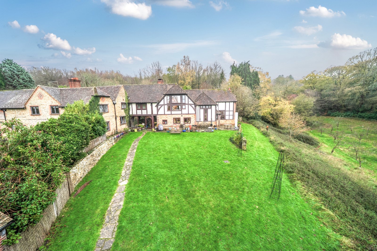 Green Lane, Green Cross, Farnham, Surrey, GU10