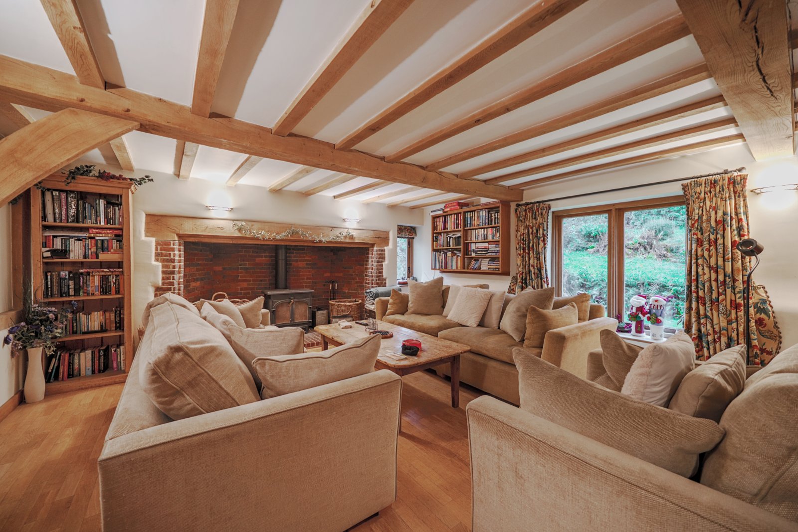 Green Lane, Green Cross, Farnham, Surrey, GU10