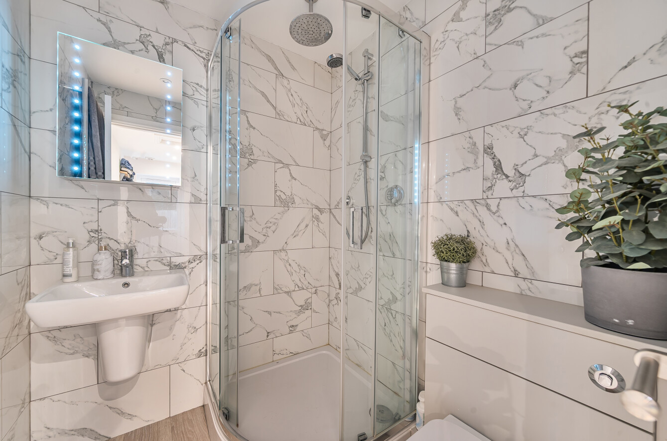 Upper Hale Road, Farnham, Surrey, GU9