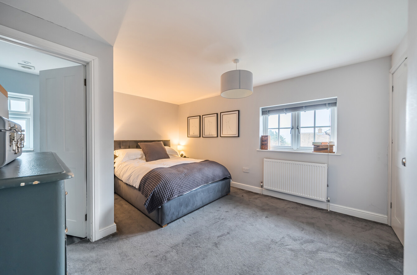 Upper Hale Road, Farnham, Surrey, GU9