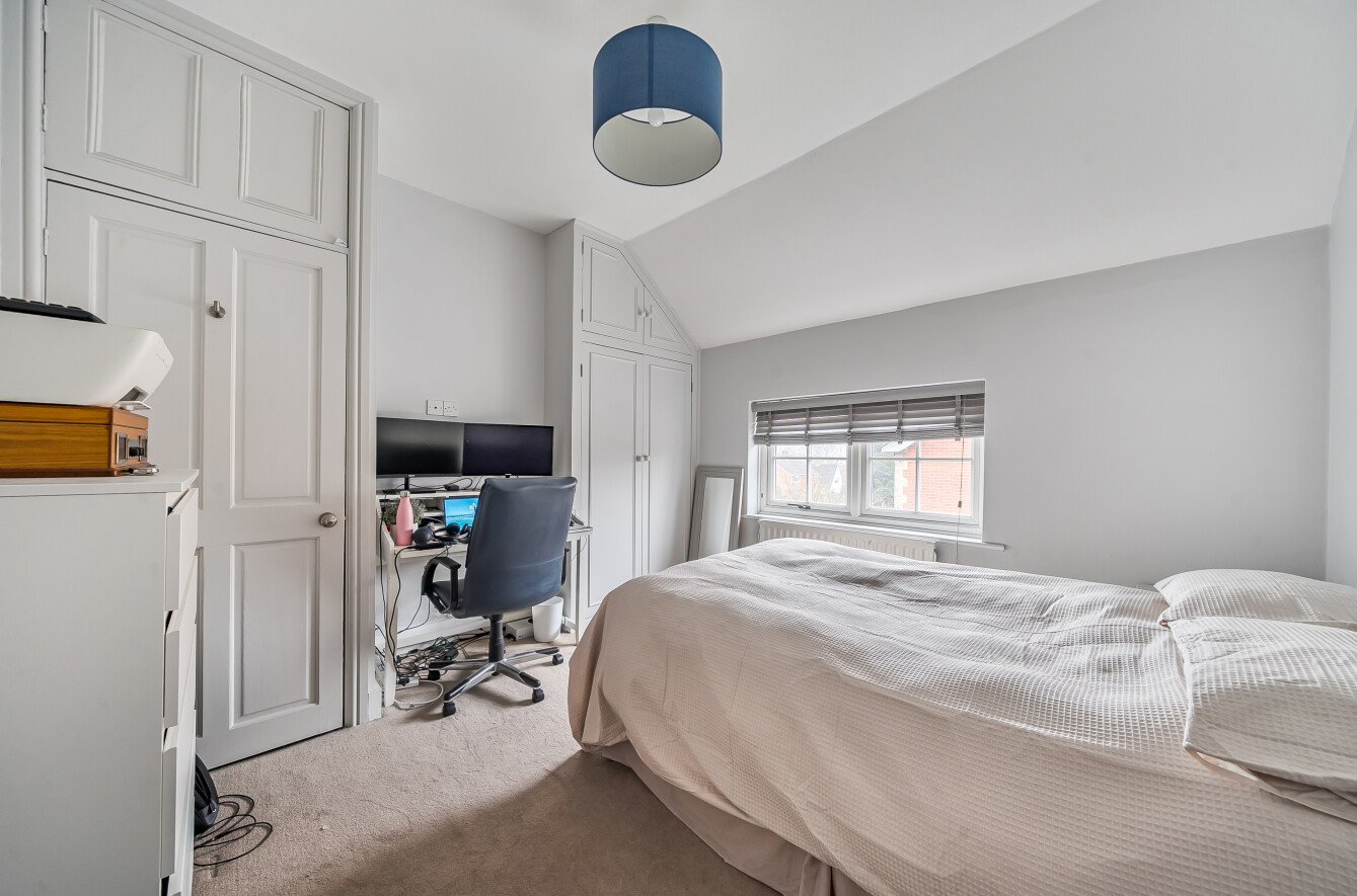 Upper Hale Road, Farnham, Surrey, GU9