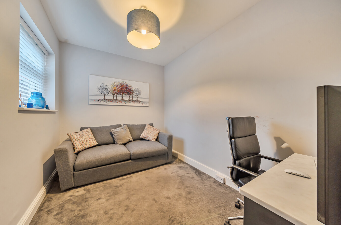 Upper Hale Road, Farnham, Surrey, GU9