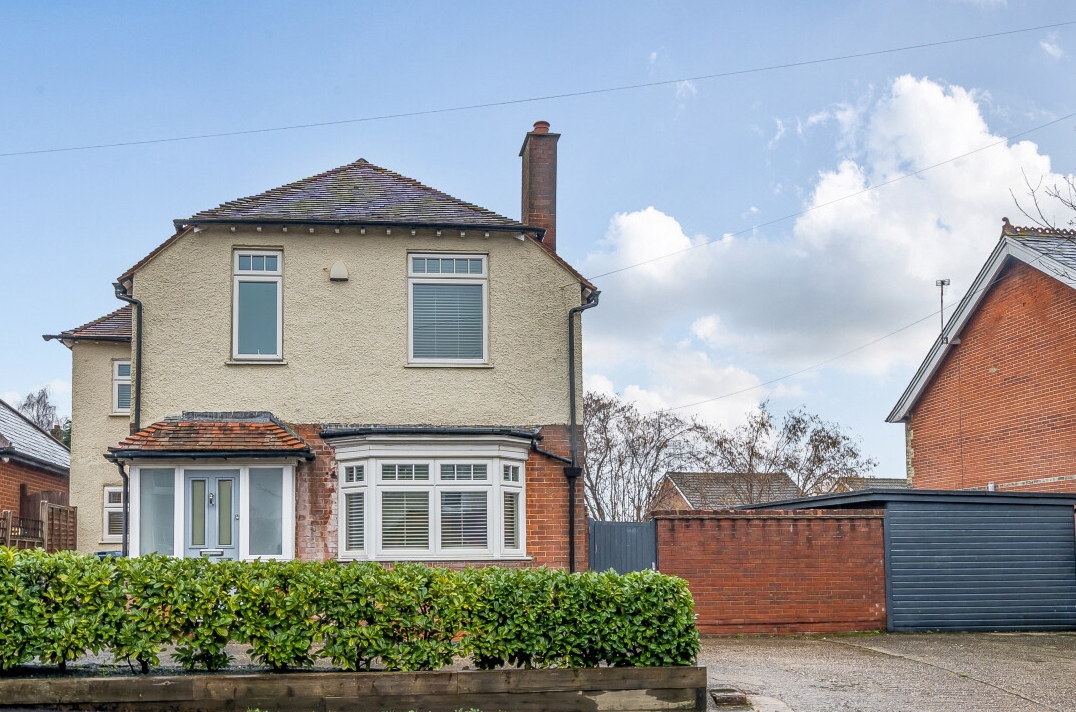 Upper Hale Road, Farnham, Surrey, GU9