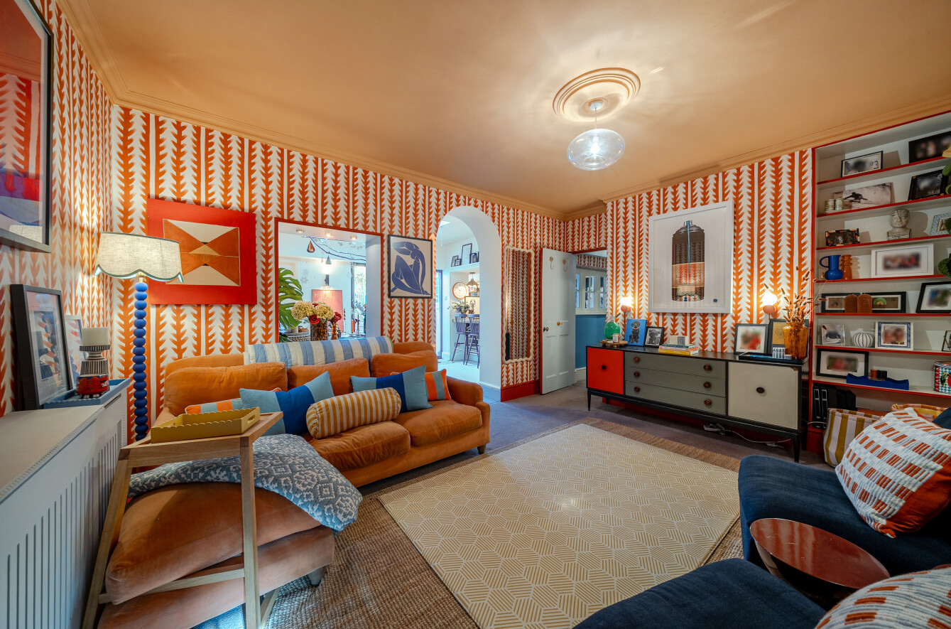 East Street, Farnham, Surrey, GU9 - Charters