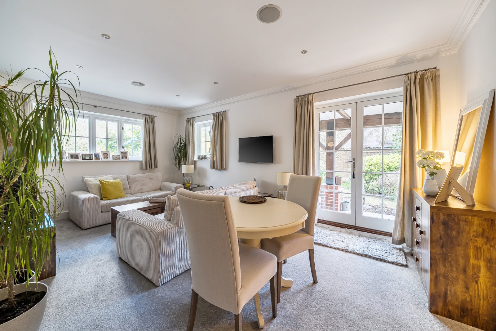 Waverley Lane, Farnham, Surrey, GU9