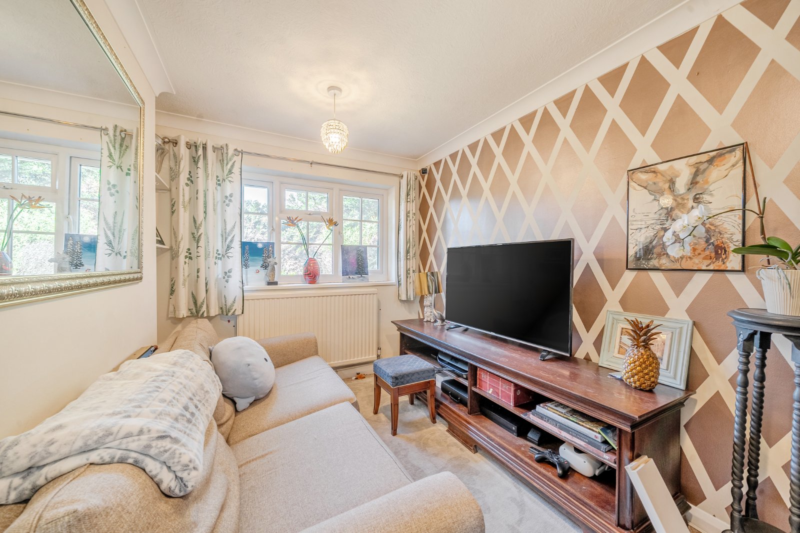 Weydon Lane, Farnham, Surrey, GU9