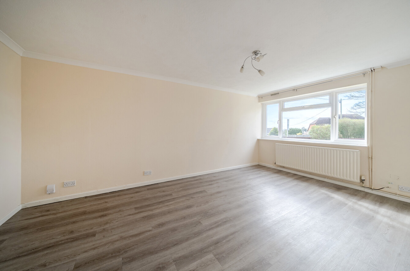 Blackheath Road, Farnham, Surrey, GU9 - Charters