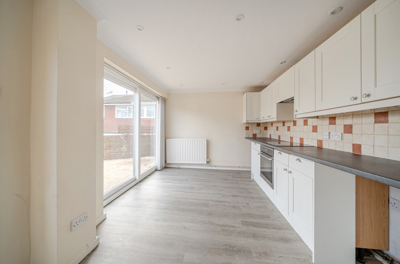 Blackheath Road, Farnham, Surrey, GU9 - Charters