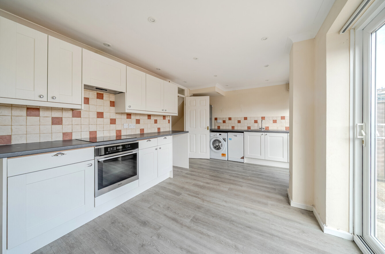 Blackheath Road, Farnham, Surrey, GU9 - Charters