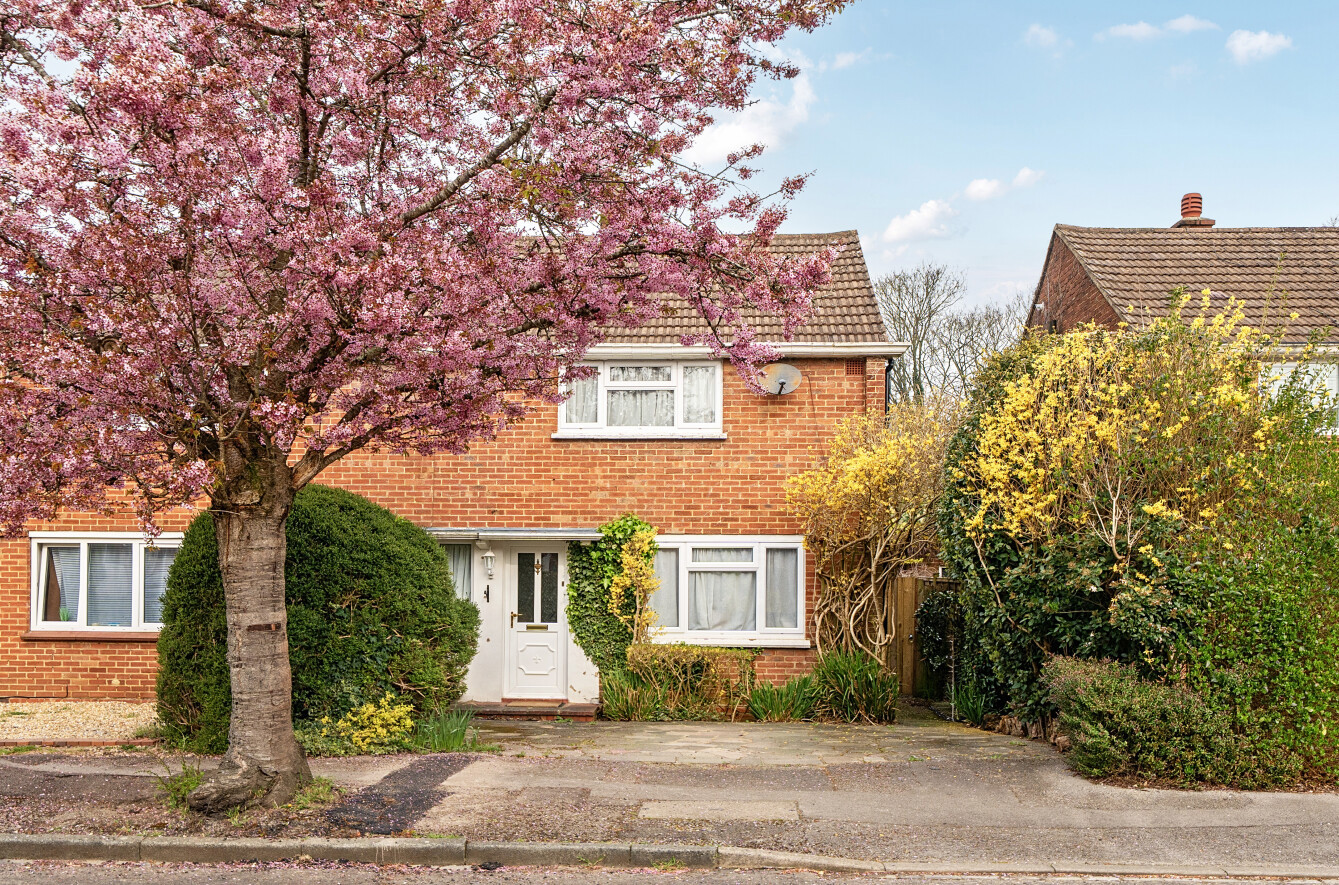Ryle Road, Farnham, Surrey, GU9 - Charters