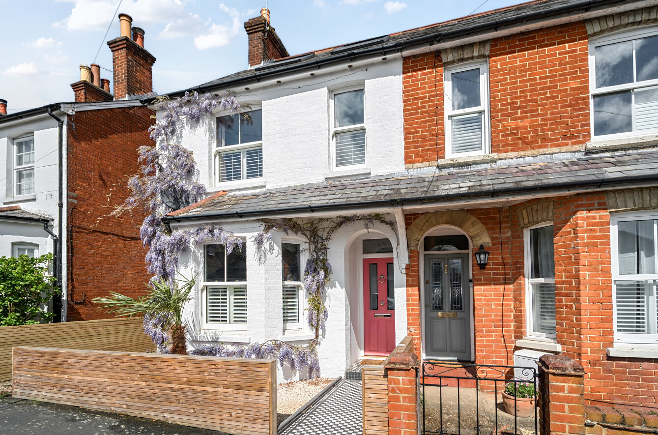 Hale Reeds, Farnham, Surrey, GU9 - Charters