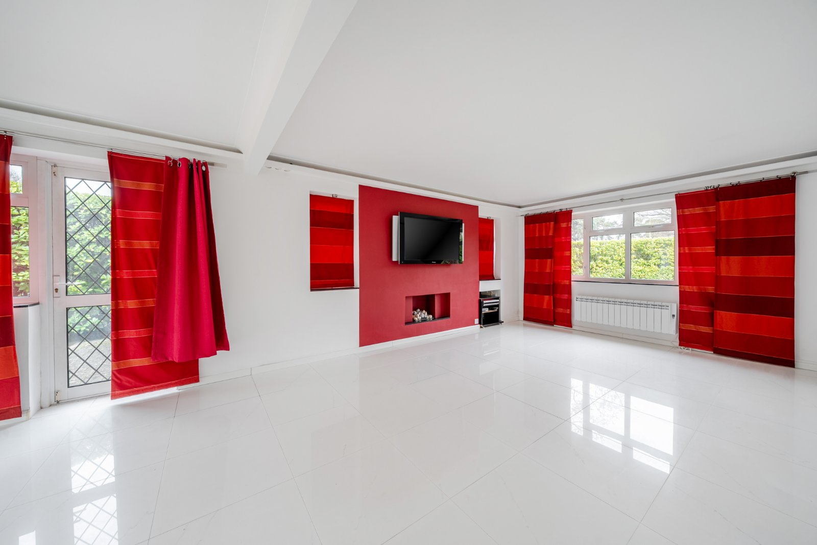 Longdown, Fleet, Hampshire, GU52 - Charters