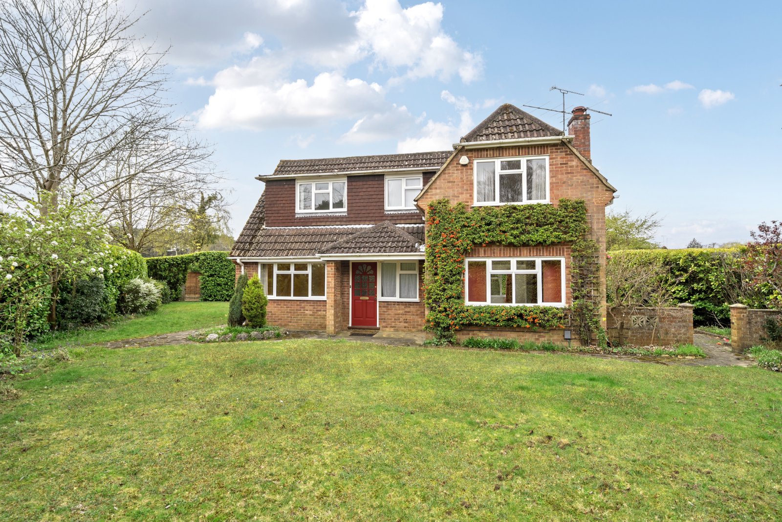 Longdown, Fleet, Hampshire, GU52 - Charters