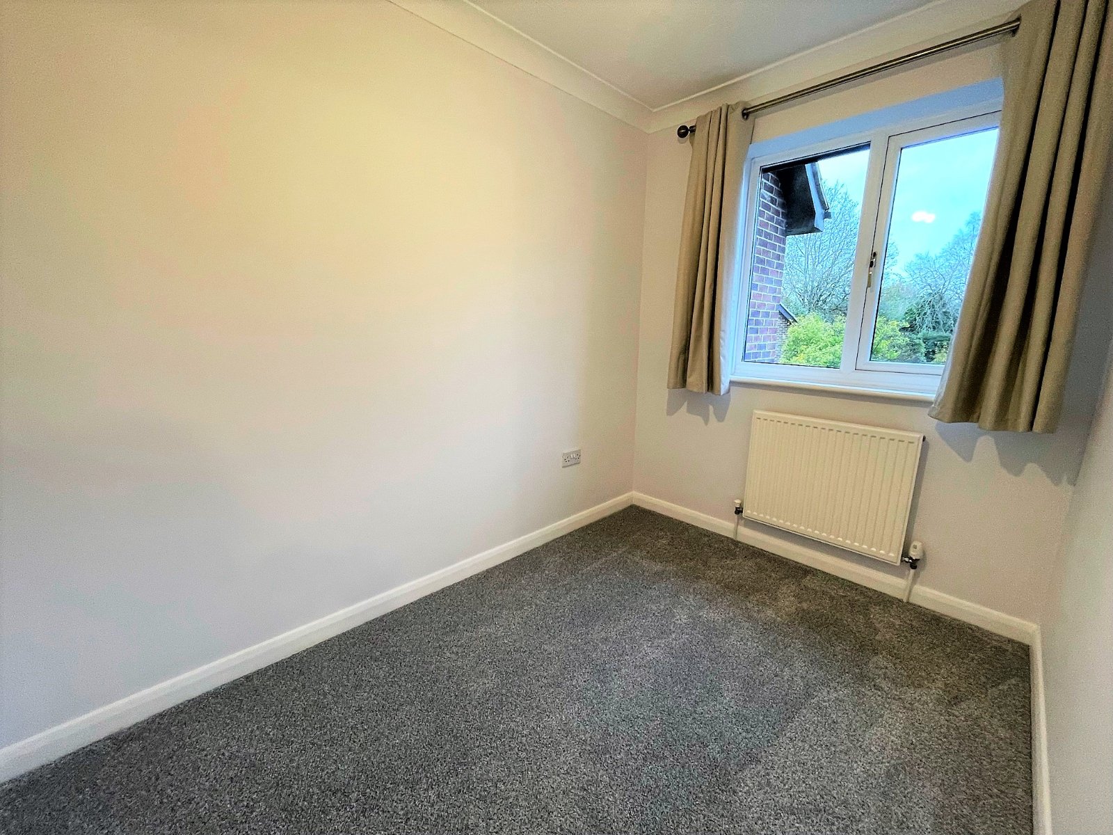 Beveren Close, Fleet, Hart, GU51